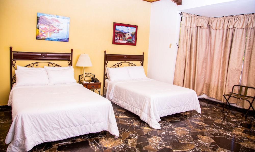 Hotel Santa Elena Antiguo Cuscatlán Extérieur photo