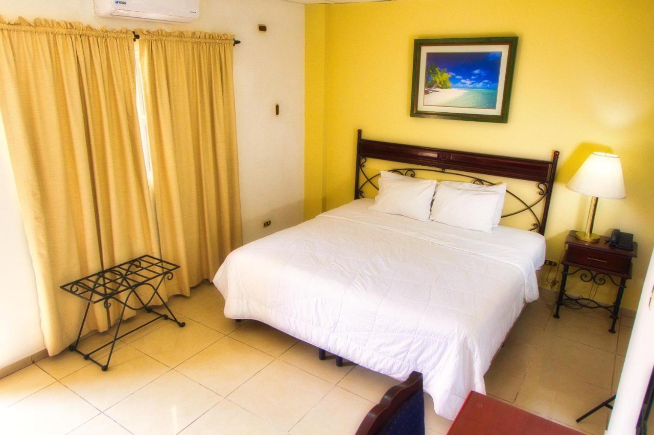 Hotel Santa Elena Antiguo Cuscatlán Extérieur photo