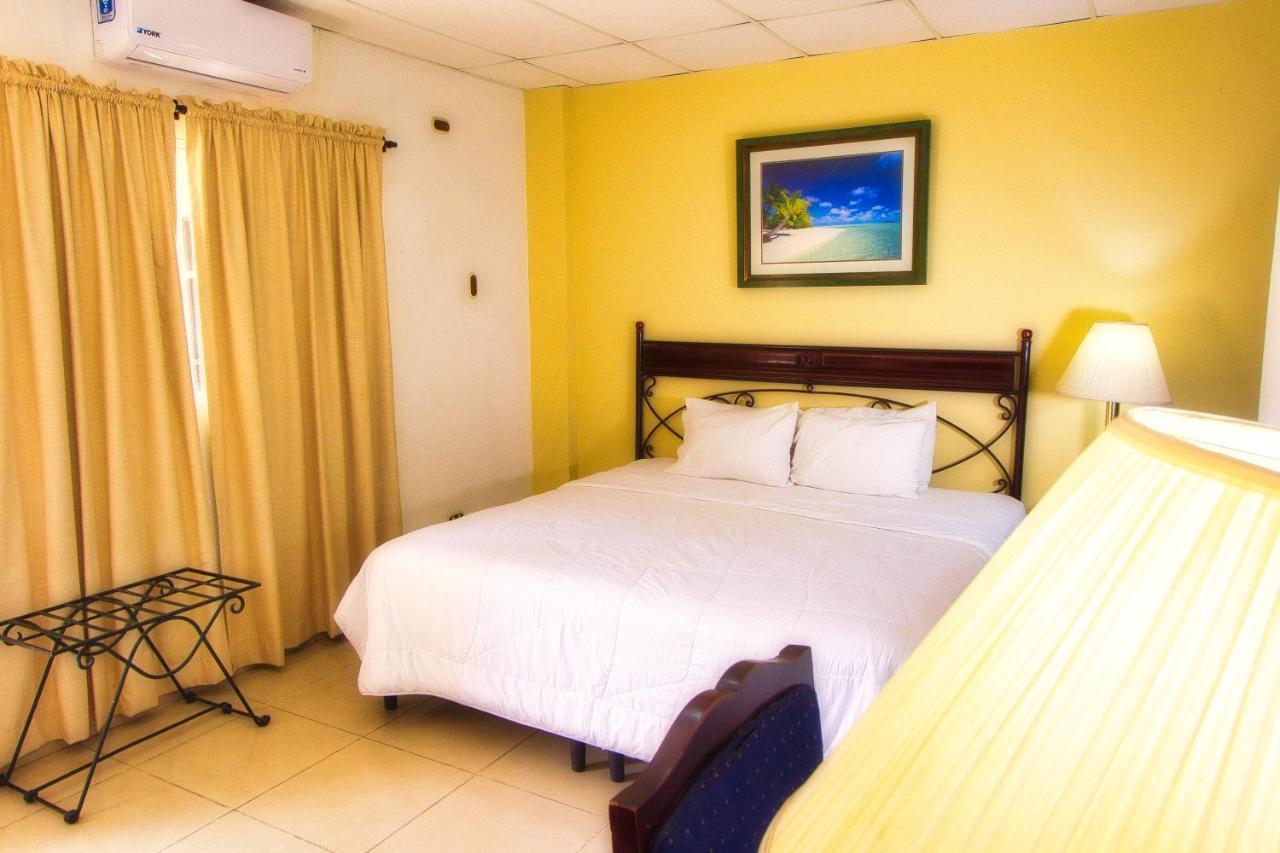 Hotel Santa Elena Antiguo Cuscatlán Extérieur photo