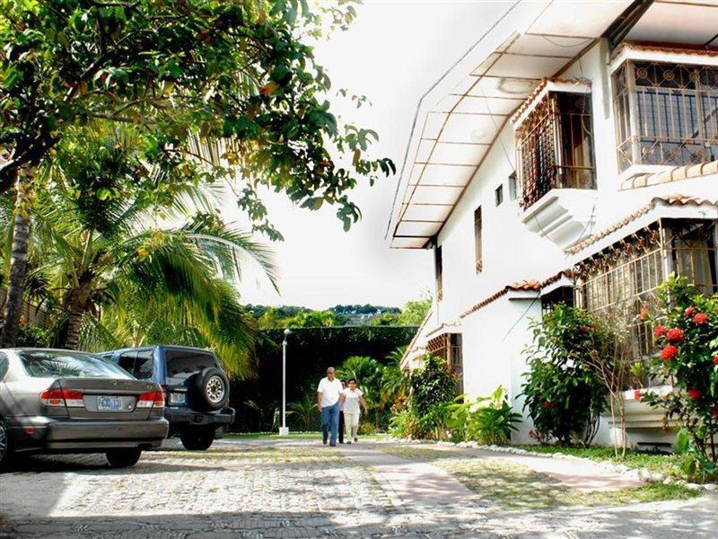 Hotel Santa Elena Antiguo Cuscatlán Extérieur photo