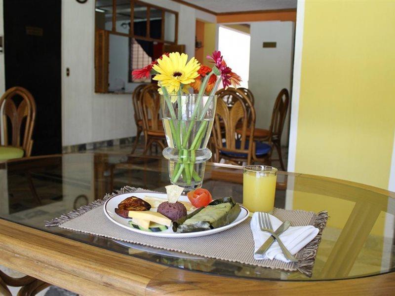 Hotel Santa Elena Antiguo Cuscatlán Extérieur photo