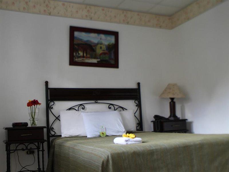 Hotel Santa Elena San Salvador Extérieur photo