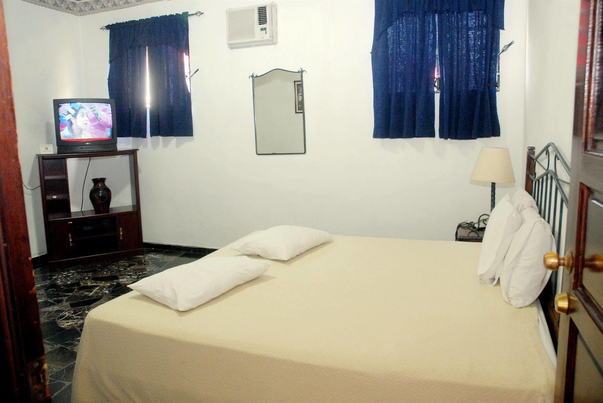 Hotel Santa Elena Antiguo Cuscatlán Extérieur photo