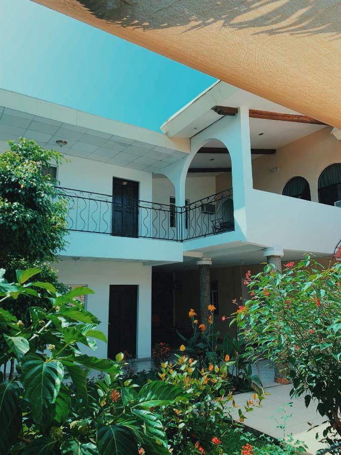 Hotel Santa Elena Antiguo Cuscatlán Extérieur photo