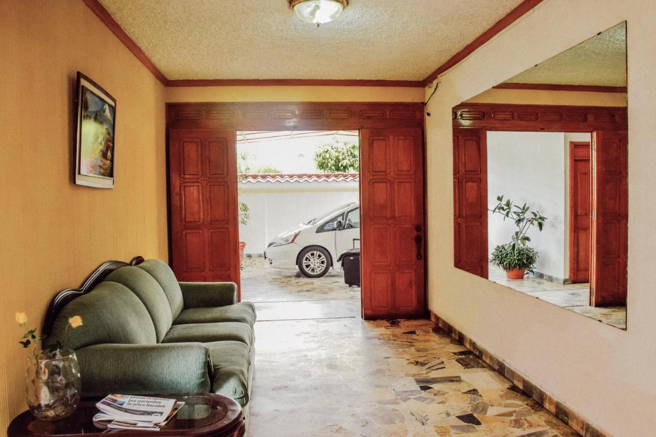 Hotel Santa Elena Antiguo Cuscatlán Extérieur photo